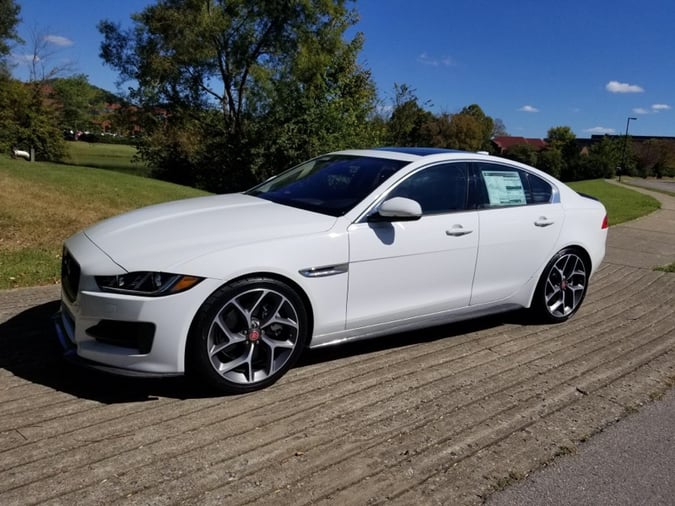 Jaguar 35t XE “Carbon”